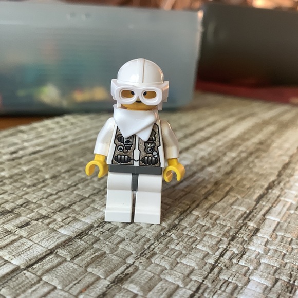 Lego City Pilot Mini figure with Helmet, goggles and scarf ~ EUC - Picture 2 of 5